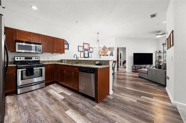 Foto del edificio - 870 Mayson Turner Rd NW