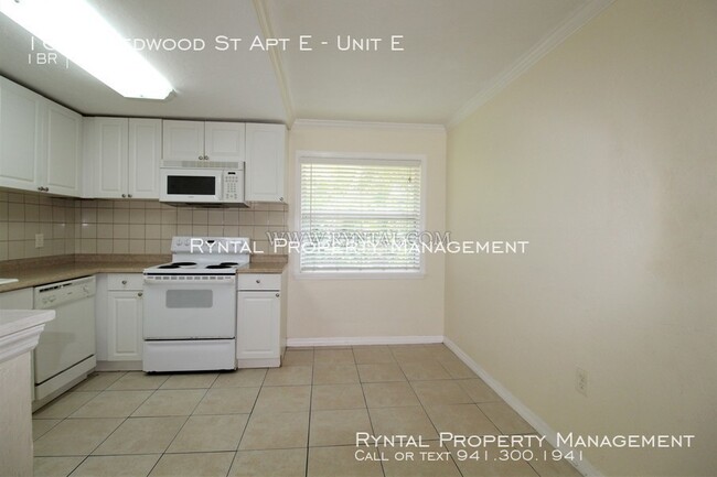 Foto del edificio - 1644 REDWOOD St