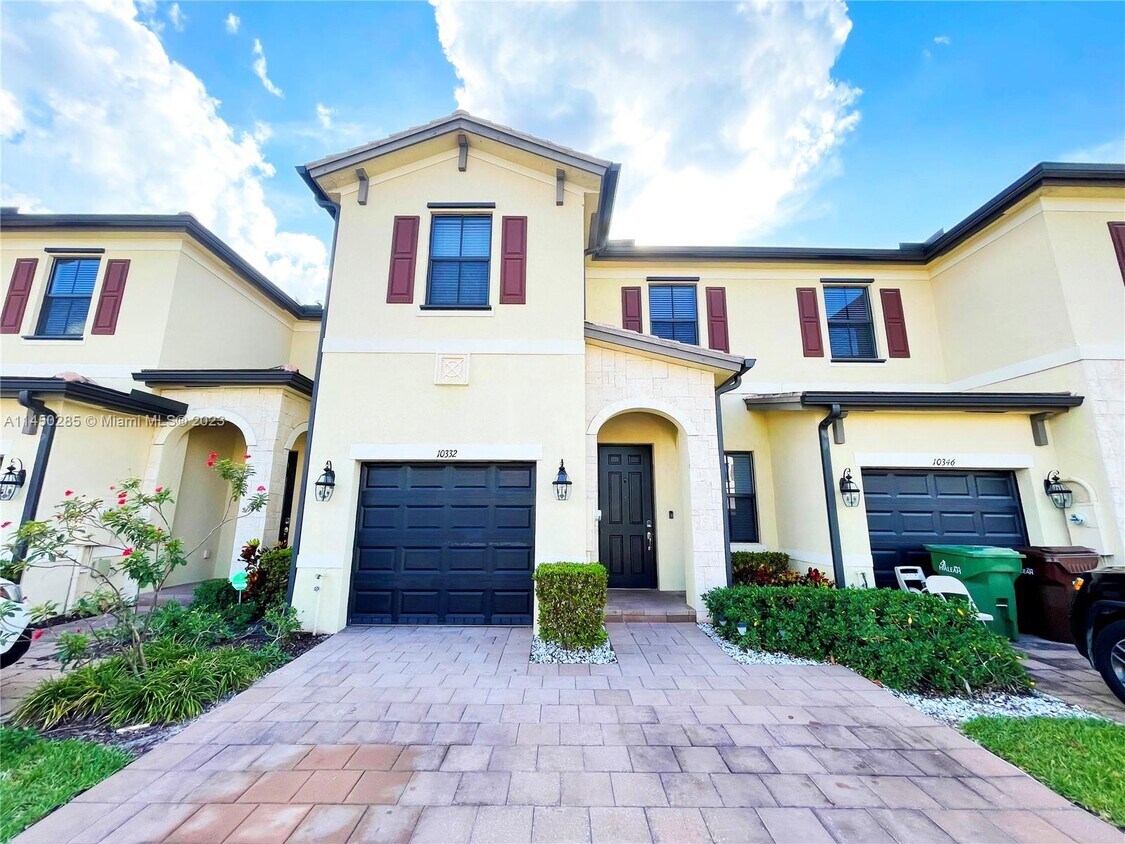 10332 West 33rd Ct, Hialeah, FL 33016 Townhome Rentals in Hialeah FL