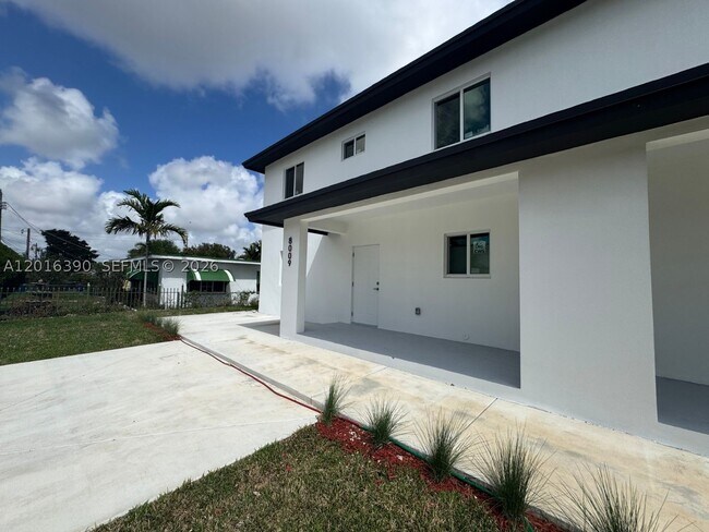 Building Photo - 8005 NW 14th Ave