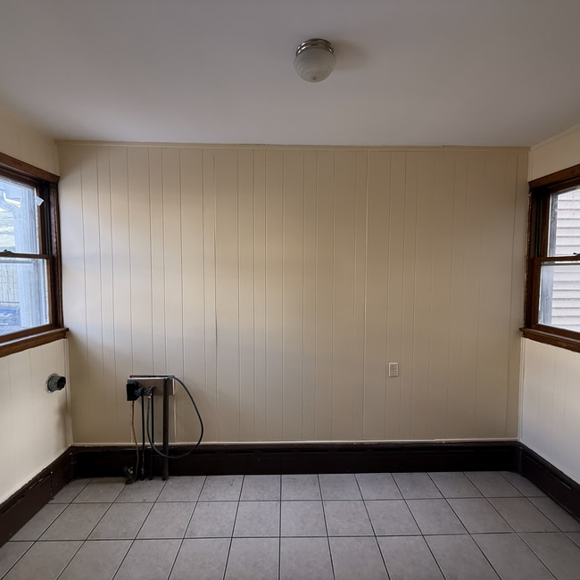 Foto del edificio - 713 S Front St