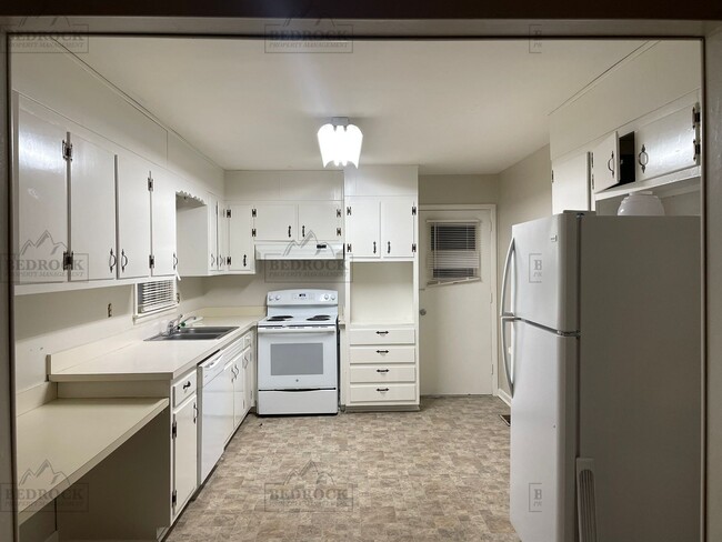 Building Photo - 10002 Lily Flagg Cir SE