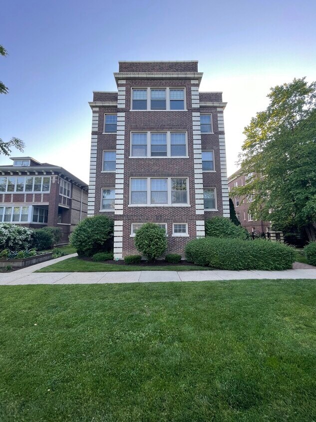 429 N Lombard Ave Unit 1, Oak Park, IL 60302 Apartment for Rent in