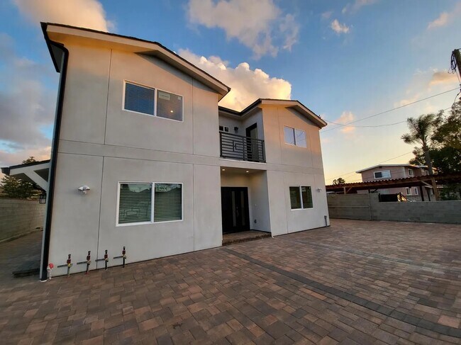 Building Photo - 10934 Nettleton St