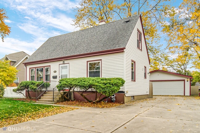 Building Photo - 6661 Glenview Dr