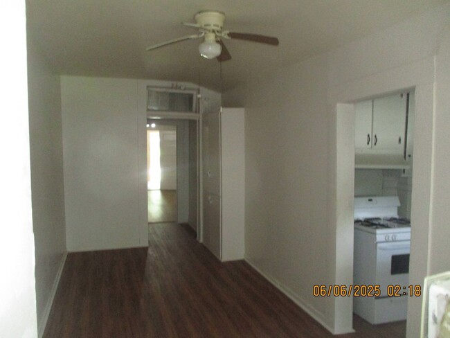 Building Photo - 522 Flint Ave