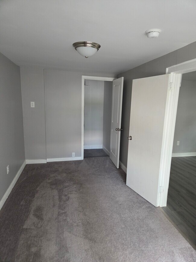 Pequeño dormitorio en la planta baja - 22 N Broad St