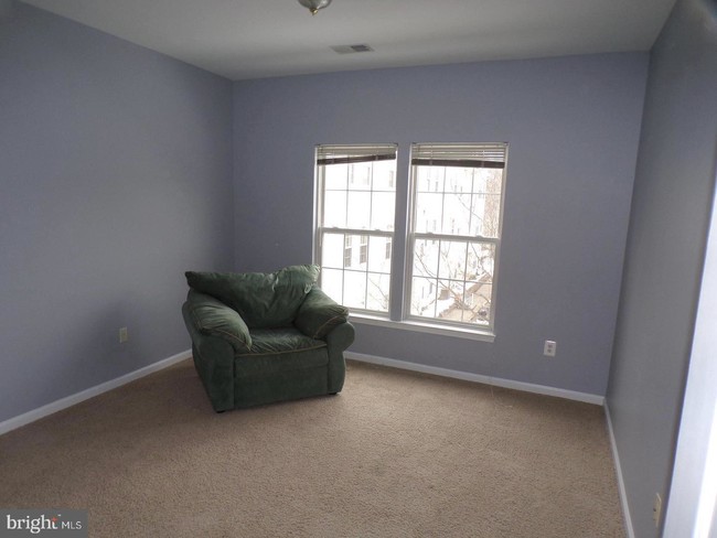Building Photo - 6133 Springwater Pl