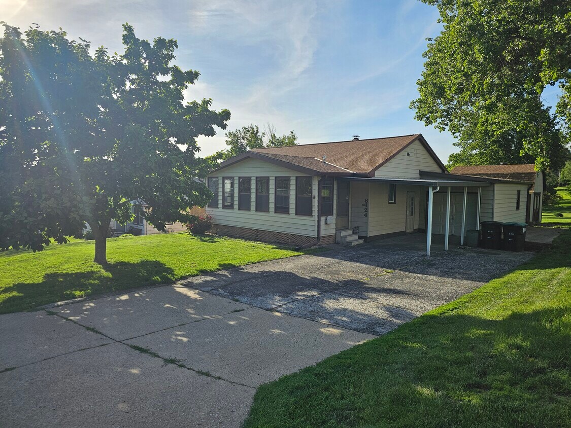 Primary Photo - 8124 Grant St