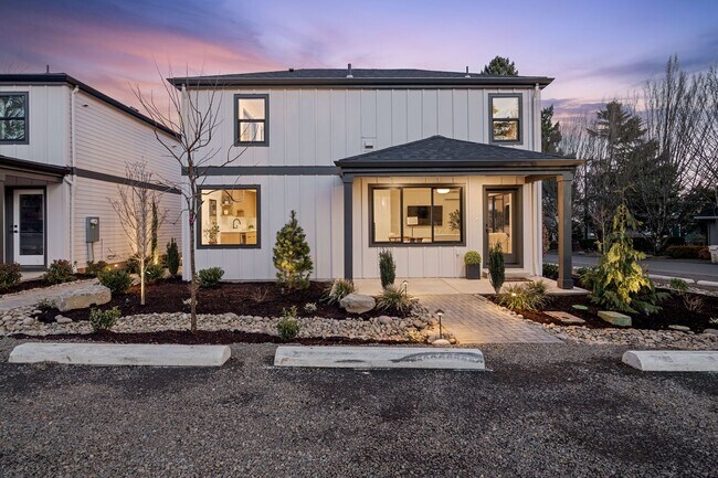 Foto del edificio - Modern Elegance Meets Comfort – Stunning New 3BR / 2.5BA in Lake Oswego