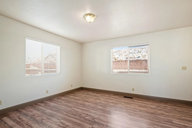 Foto del edificio - 1852 N Wedgewood Ln