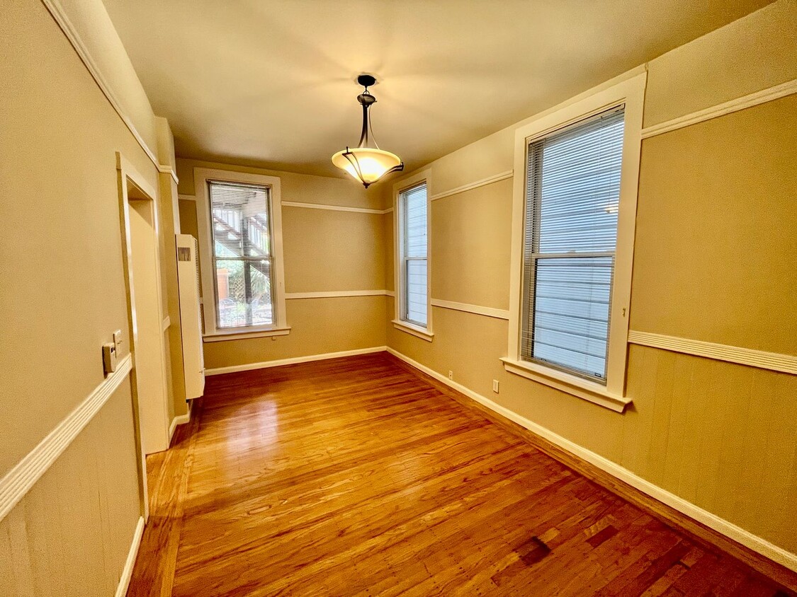 Photo - 530 Shrader Street