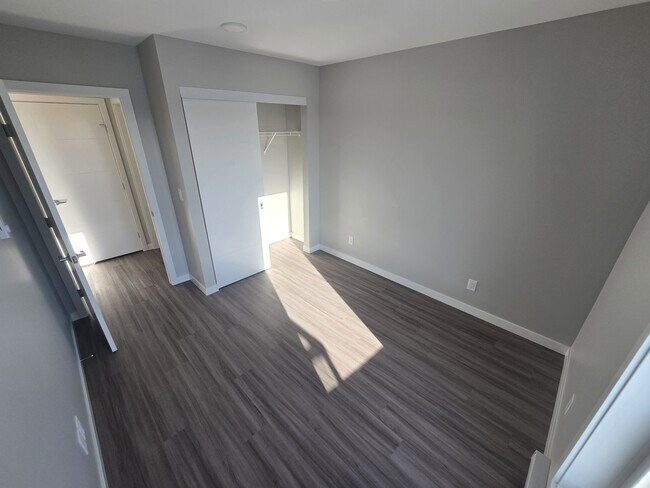 Building Photo - 420 Chrislind St