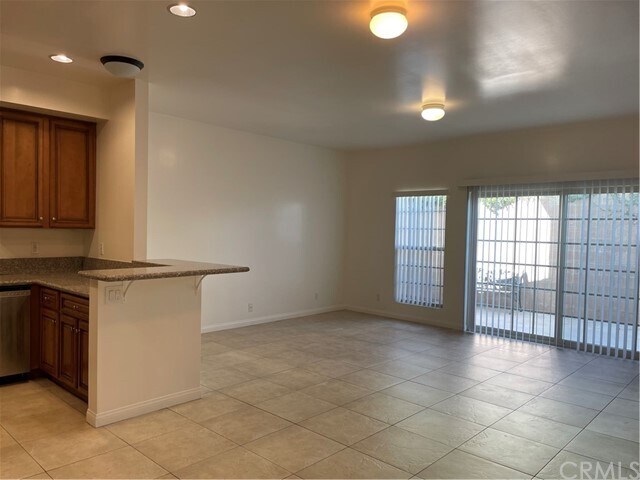 Foto del edificio - 22915 Arlington Ave