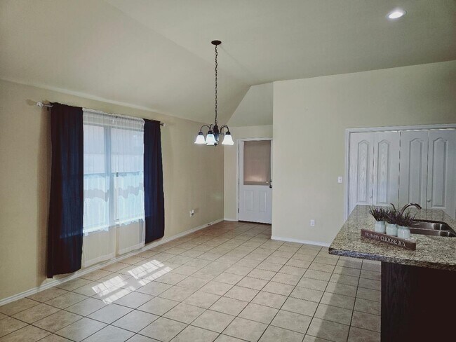 Foto del edificio - 3517 Jose De La Paz Rd