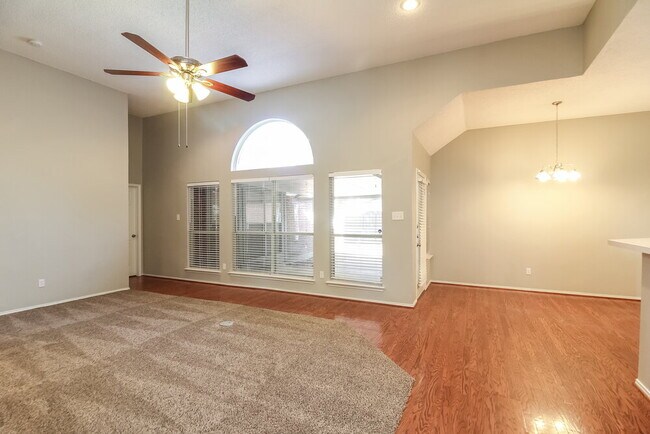 Foto del edificio - 2338 Liles Ln