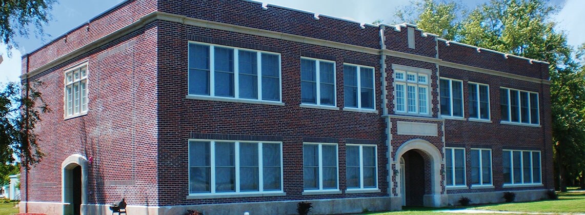 Primary Photo - Mahaska Apartments