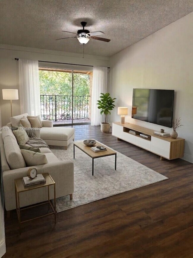 Foto del edificio - 10757 Cleary Blvd