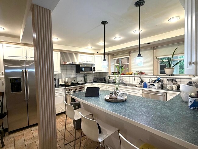 Kitchen - 73 Elsie St