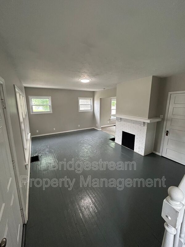 Foto del edificio - 279 S Findlay St