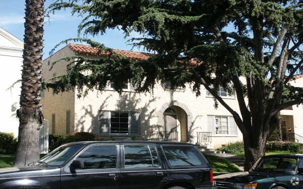Foto principal - 827 12th St