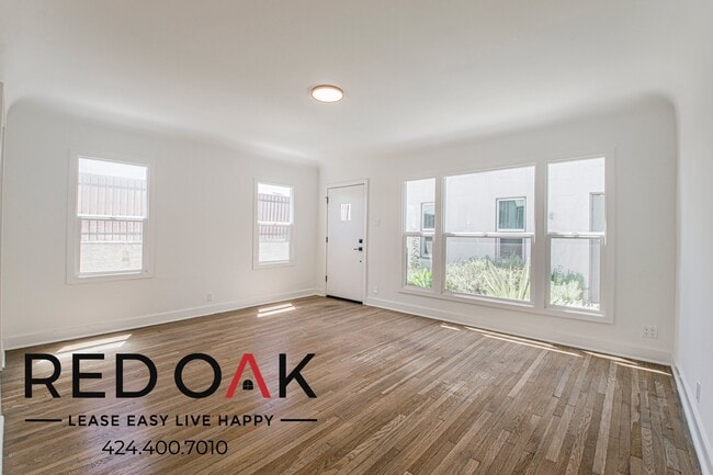 Building Photo - 328 N Kingsley Dr