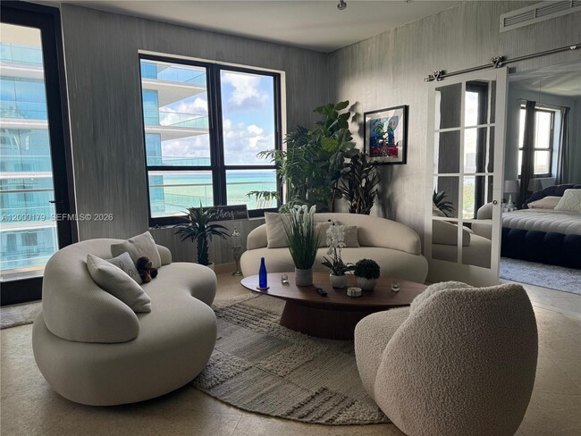 Foto del edificio - 10185 Collins Ave