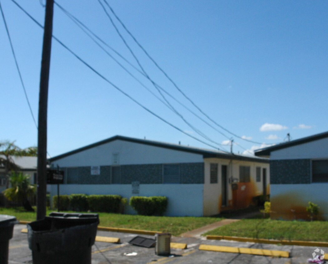 Foto del edificio - 725-809 NW 7th Ave