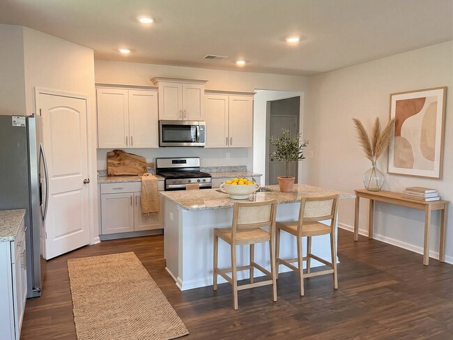 Foto del edificio - 4 bed 2 bath home in Somerville built in 2023