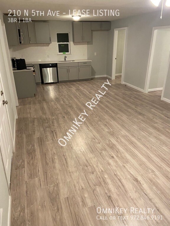 Foto del edificio - 210 N 5th Ave