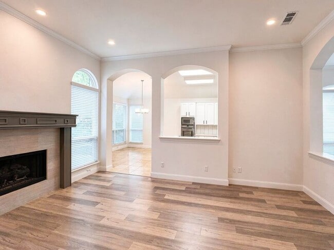 Foto del edificio - 3867 Ridgelake Ct