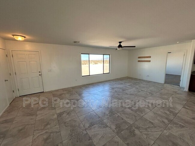 Foto del edificio - 31845 W Buchanan St