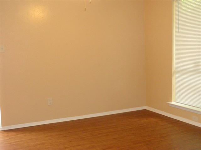 Building Photo - 2217 Viewtop Ln