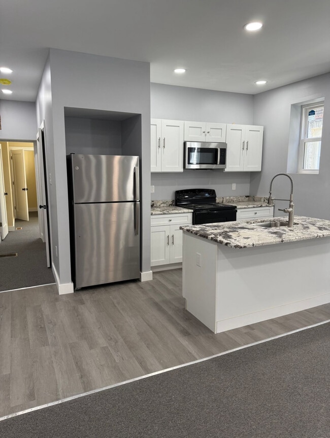 Building Photo - 6040 Kingsessing Ave