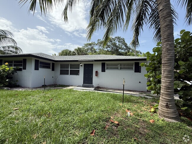 Building Photo - 1773 Windsor Dr