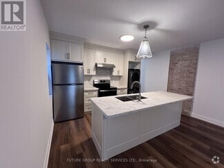 Building Photo - 4876-4876 Simcoe St