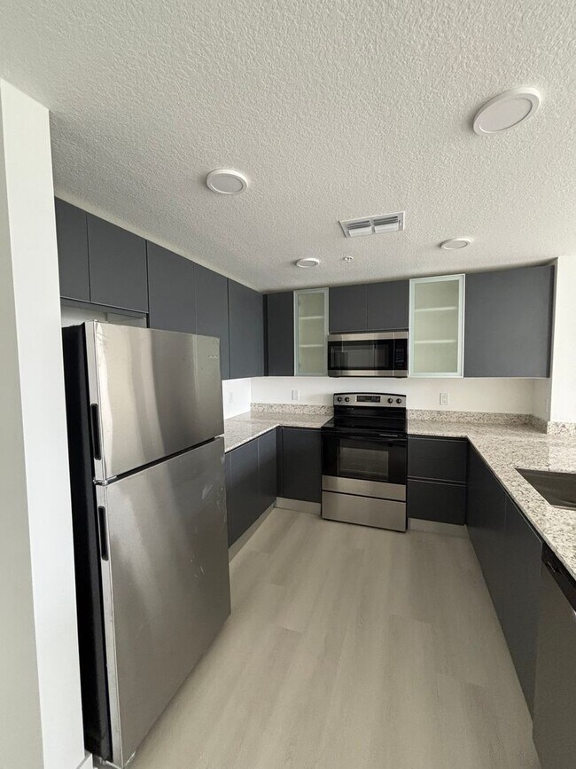 Foto del edificio - 5579 Millenia Park Blvd