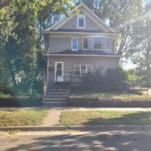 Building Photo - 344 Jenks Ave E