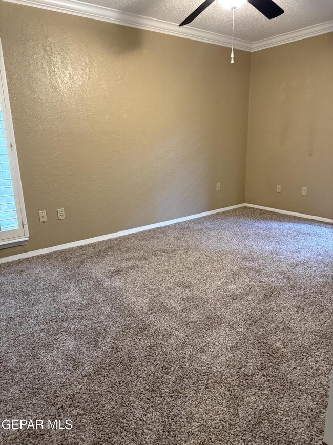 Building Photo - 4433 N Stanton St