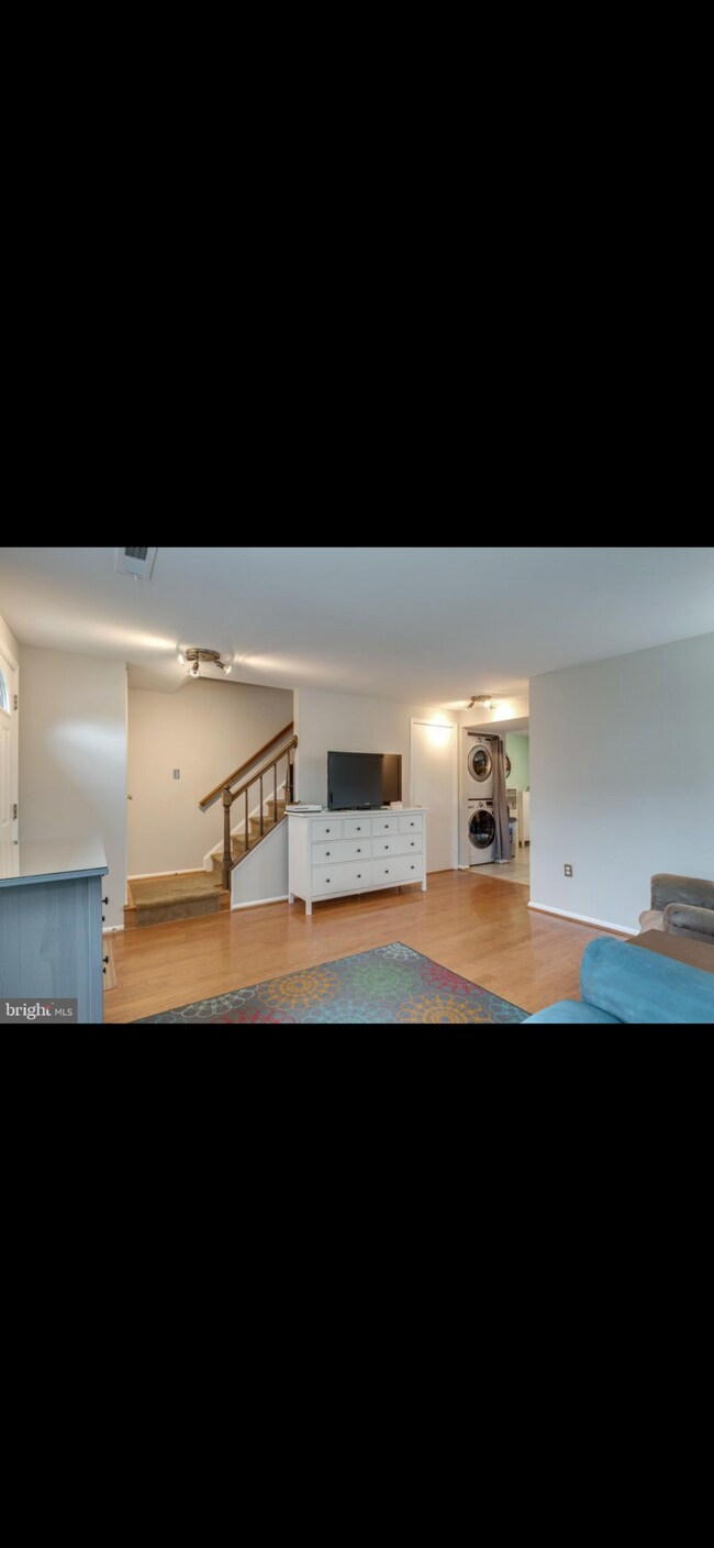 17 Devon Ct, Sterling, VA 20165 Townhouse for Rent in Sterling, VA