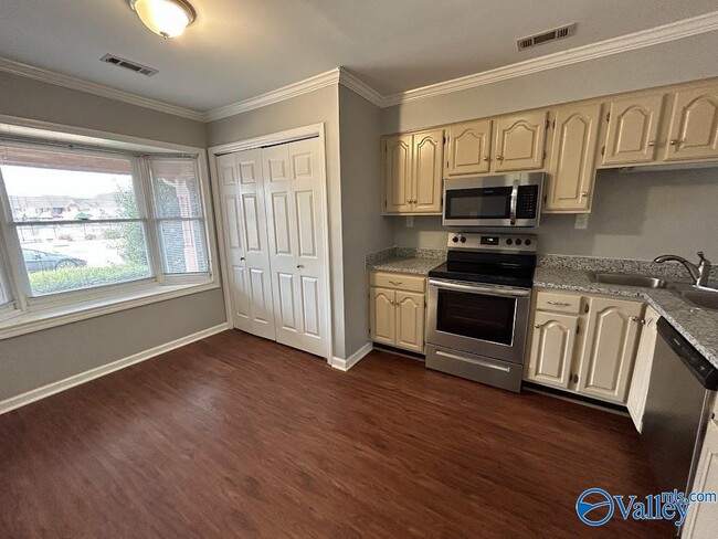 Foto del edificio - 2840 Hempstead Ave SW