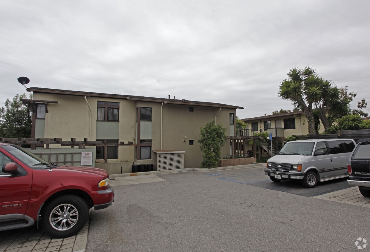 Primary Photo - 320 S Salinas St