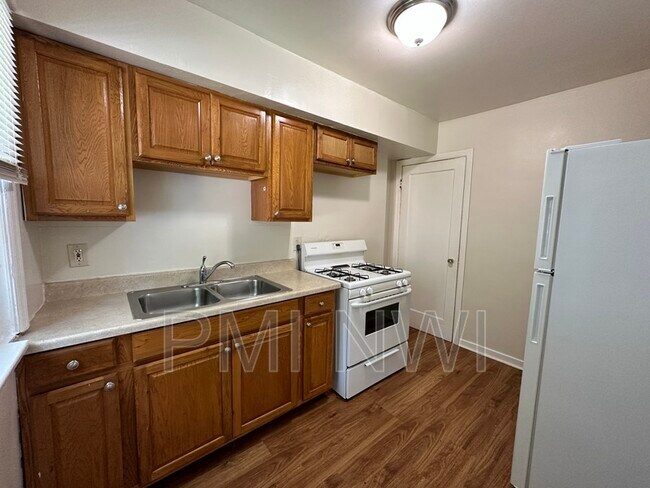 Building Photo - 7234 Columbia Ave
