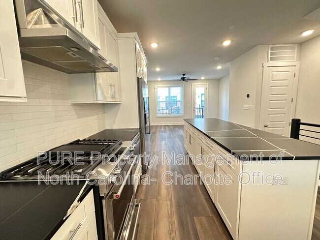 Foto del edificio - 2124 Terwilliger Trl