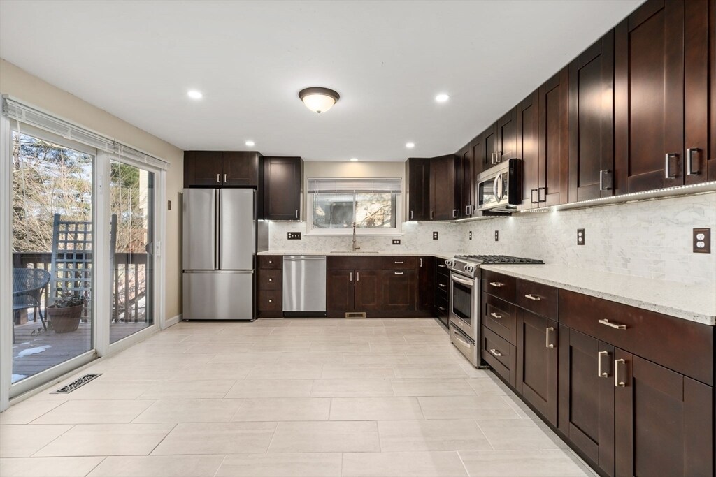 Primary Photo - 93 Spyglass Hill Dr