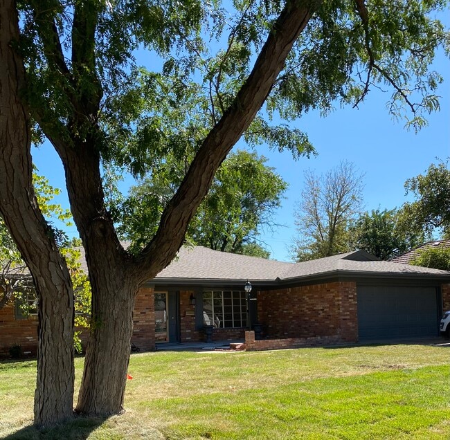 Building Photo - 6403 Dreyfuss Rd