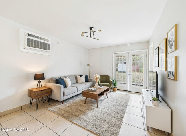 Foto del edificio - 508 General Mouton Ave