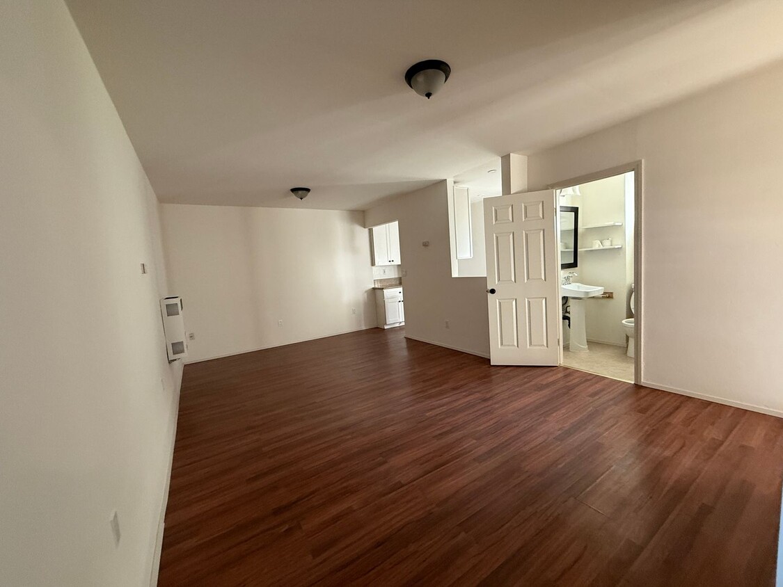 Foto principal - 2553 K St