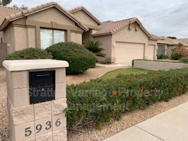 Building Photo - 5936 E Woodridge Dr