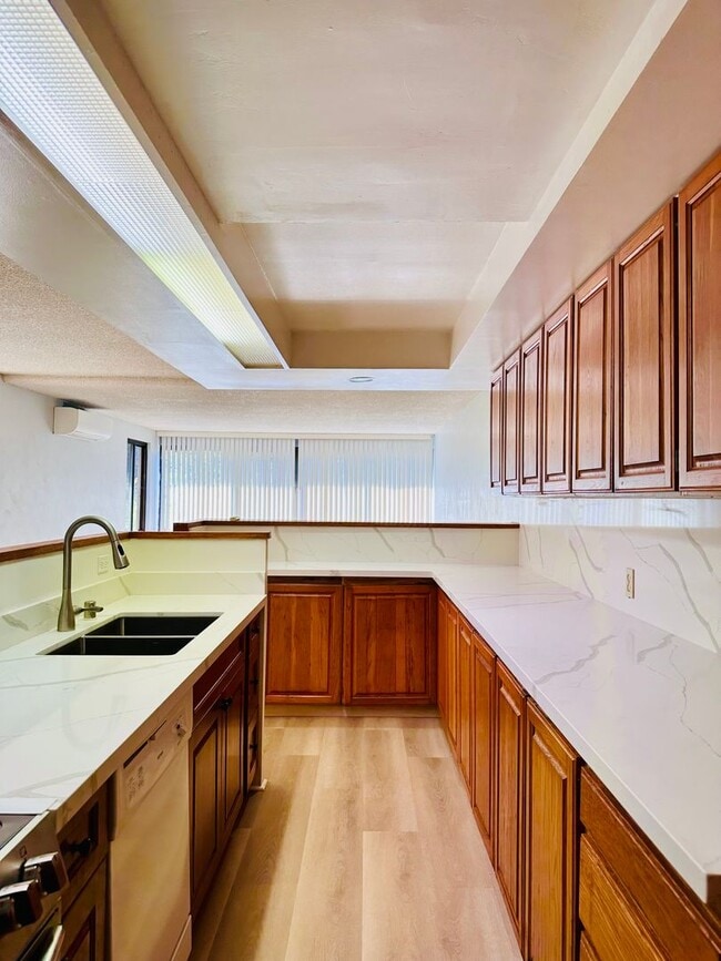 Building Photo - 2/2.5/1 AT DOWSETT POINT- NESTLED ON THE SLOPES OF PUNCHBOWL